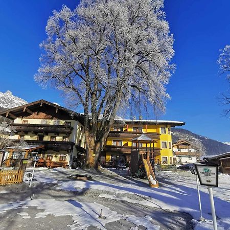 Ferienhotel Lindenhof Leogang Bagian luar foto